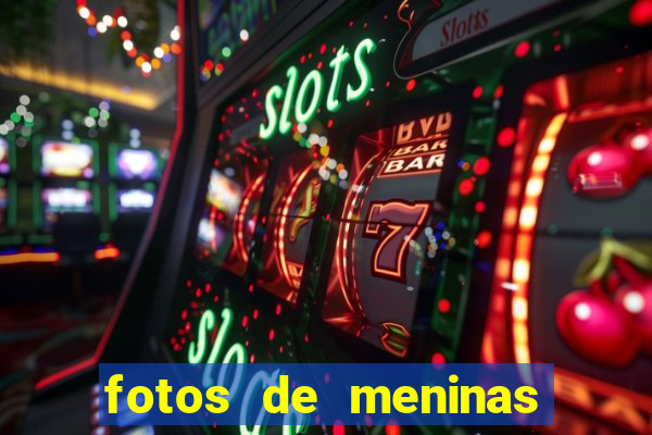 fotos de meninas de cabelo cacheado no espelho