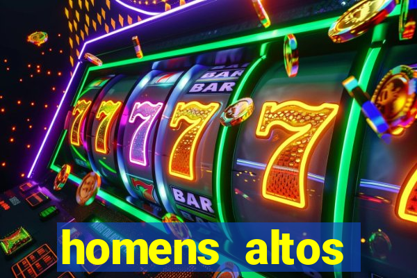 homens altos sarados pelados