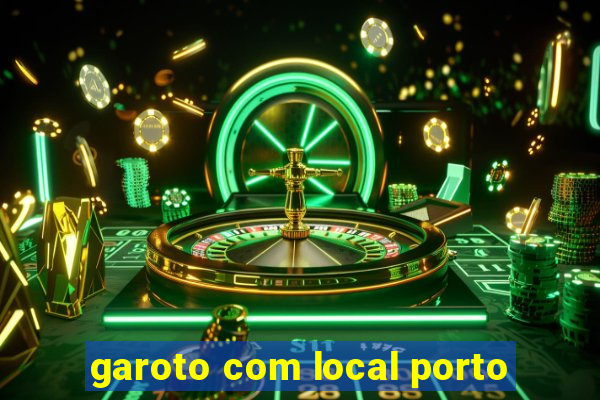garoto com local porto