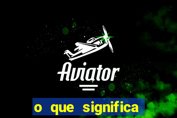 o que significa sonhar dobrando roupas