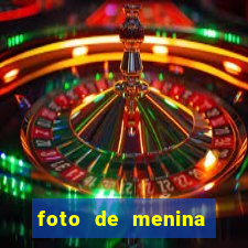 foto de menina fake cabelo cacheado