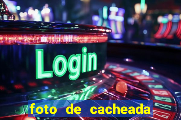 foto de cacheada no espelho