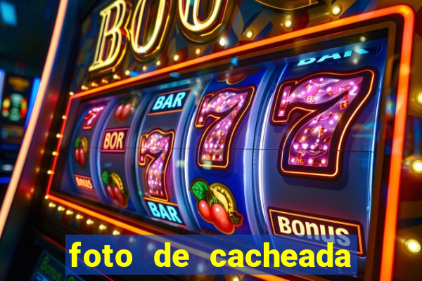 foto de cacheada no espelho