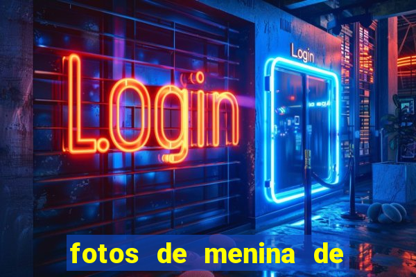 fotos de menina de cabelo cacheado no espelho